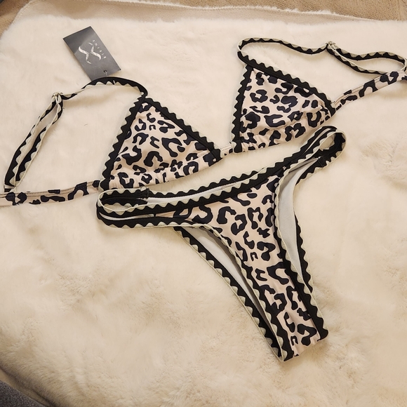 Bikinx Cheetah Print Triangle Bikini 2 Piece Swimsuit Size XS New With Tag - Picture 3 of 14